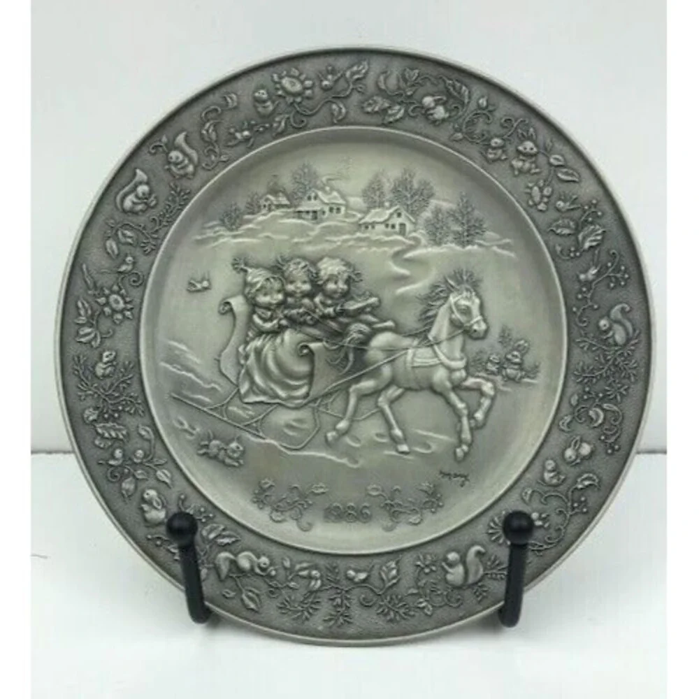 1986 Little Gallery by Hallmark-Christmas Pewter Plate by Mary Hamilton Made USA